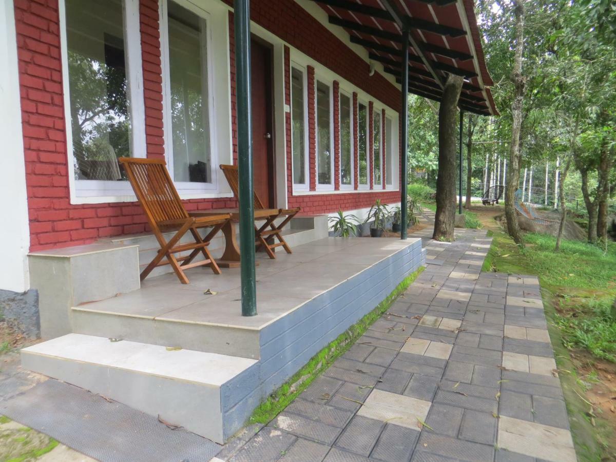 Rockville Hotel สุลต่านบาเทรี ภายนอก รูปภาพ